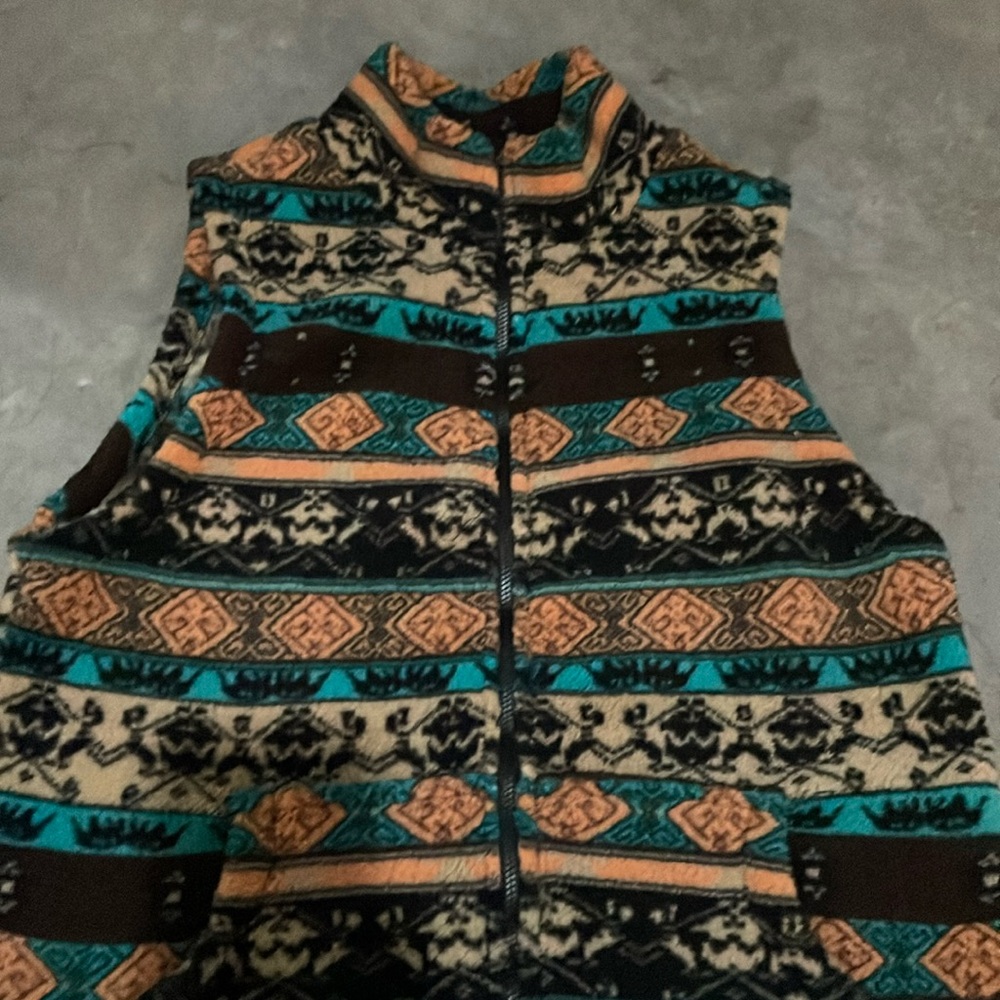 shein medium fuzzy vest with pockets